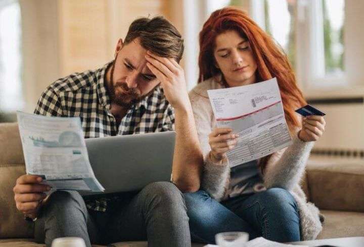 bankruptcy-pay-bills-iStock-868860560-848×477
